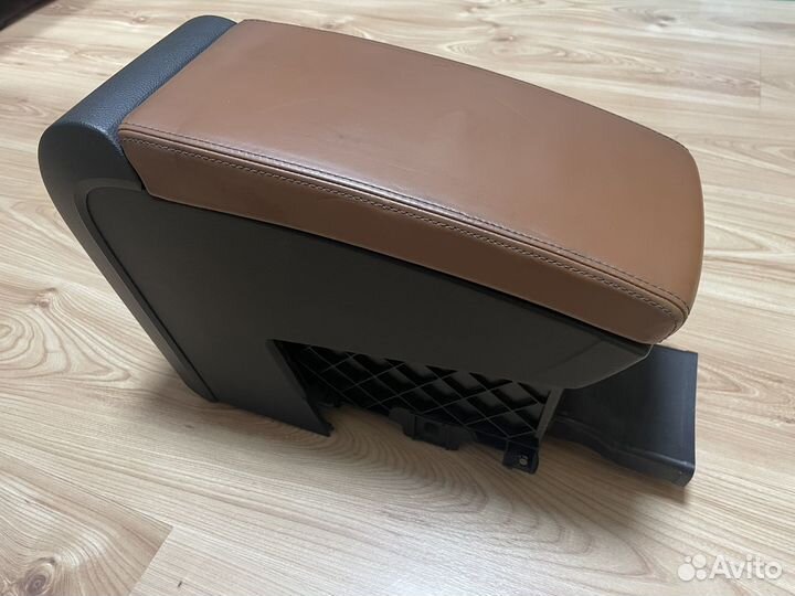 Подлокотник passat сс