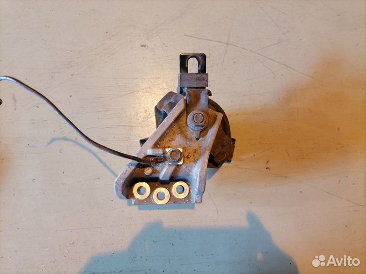 Опора двигателя (подушка двс) передняя правая MR96