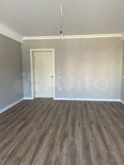 2-к. квартира, 70 м², 1/9 эт.