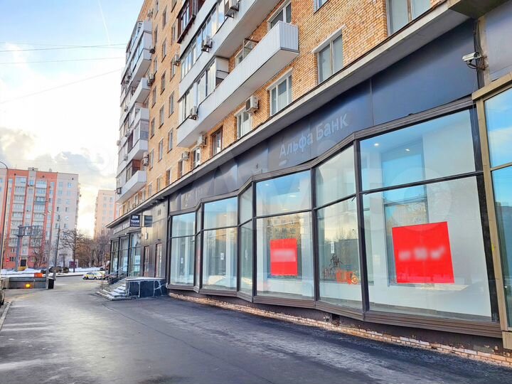 Продажа торговая площади 544 м² на первой линии