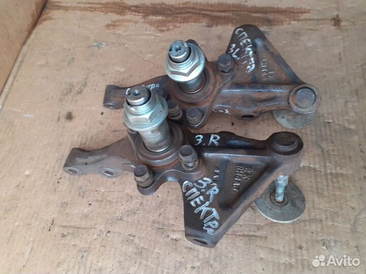 Поворотный кулак задний левый и правый Киа Спектр