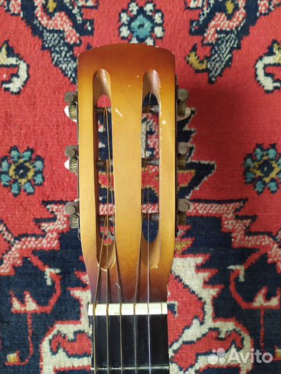 Акустическая гитара