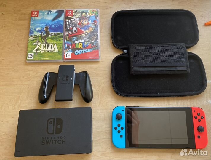 Nintendo Switch (полный комплект) + 2 игры