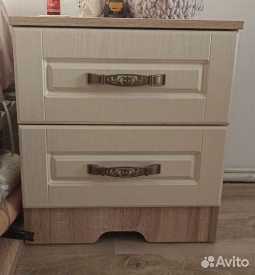 Тумба прикроватная