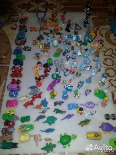 Игрушки киндер и прочее