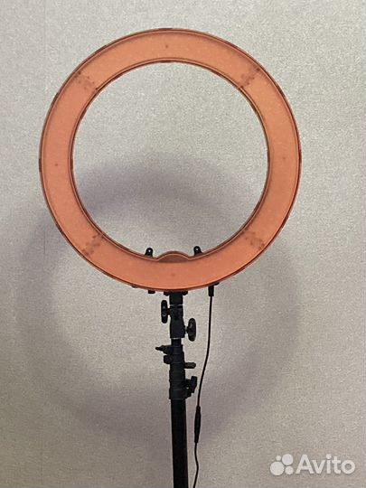 Кольцевая лампа со штативом