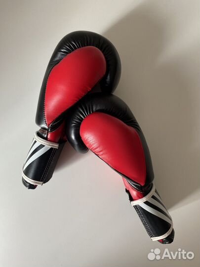 Боксерские перчатки 10 oz Adidas