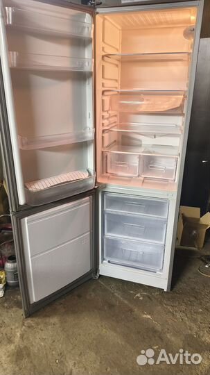 Холодильник бу indesit