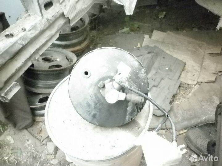 Продаю вакумный усилитель тормозов форд фокус 1