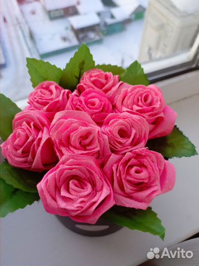 Розы из атласных лент