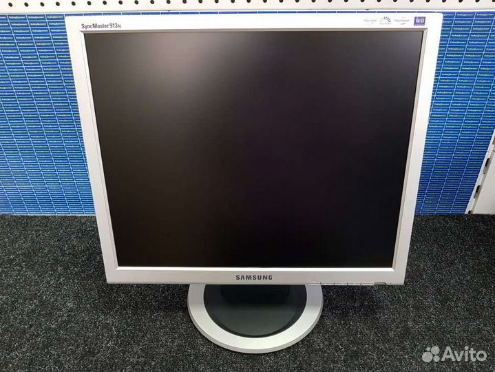 Samsung syncmaster 913n