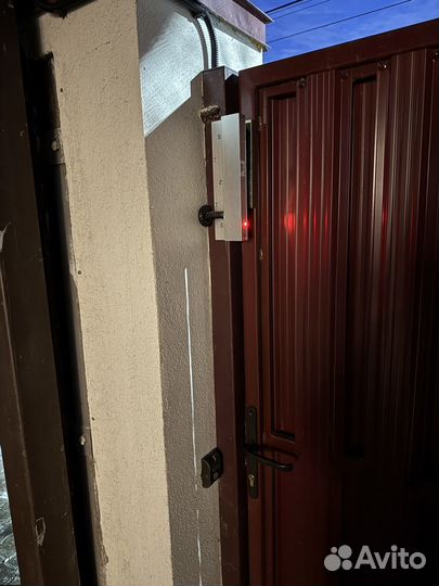 Установка магнитного замка