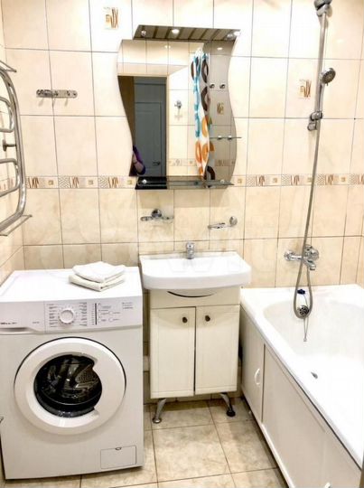 2-к. квартира, 55 м², 1/3 эт.