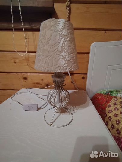 Настольная лампа
