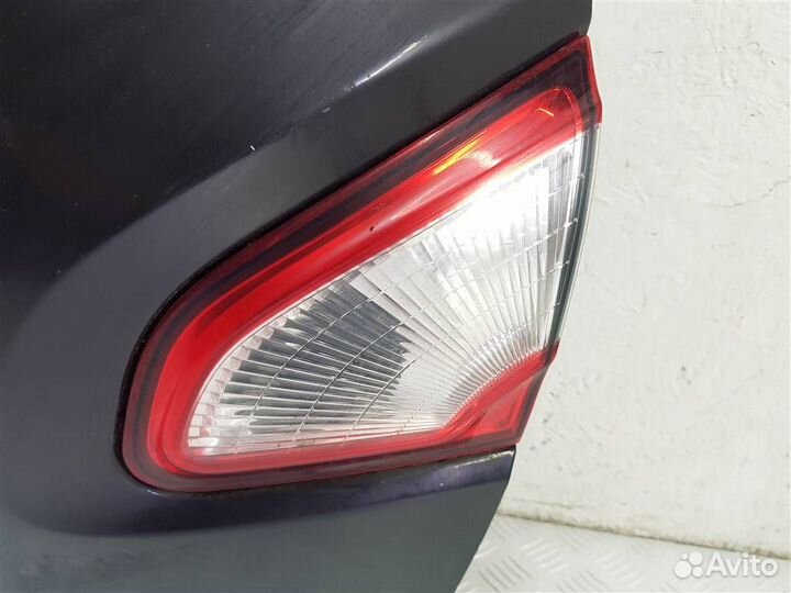 Фонарь крышки багажника правый Nissan Qashqai