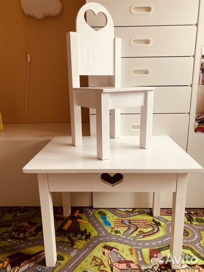 Столик для девочки