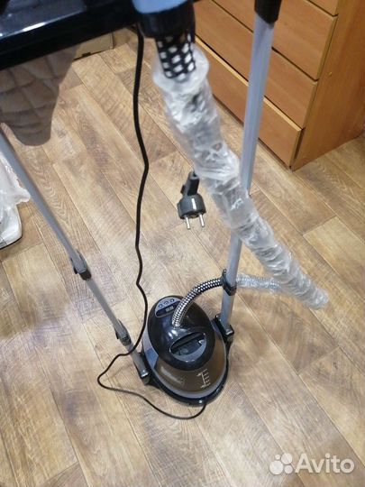 Отпариватель для одежды вертикальный