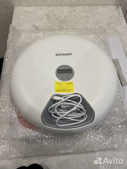 Автоматическая кормушка для собак и для кошек