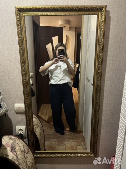 Зеркало в золотой раме