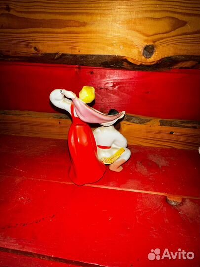 Форфоровая статуэтка плясун С балалайкой