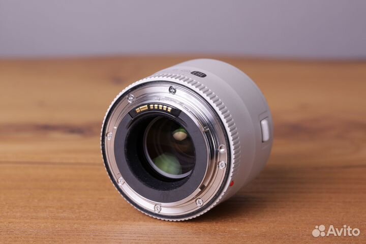 Телеконвертер Canon Extender EF 2x III