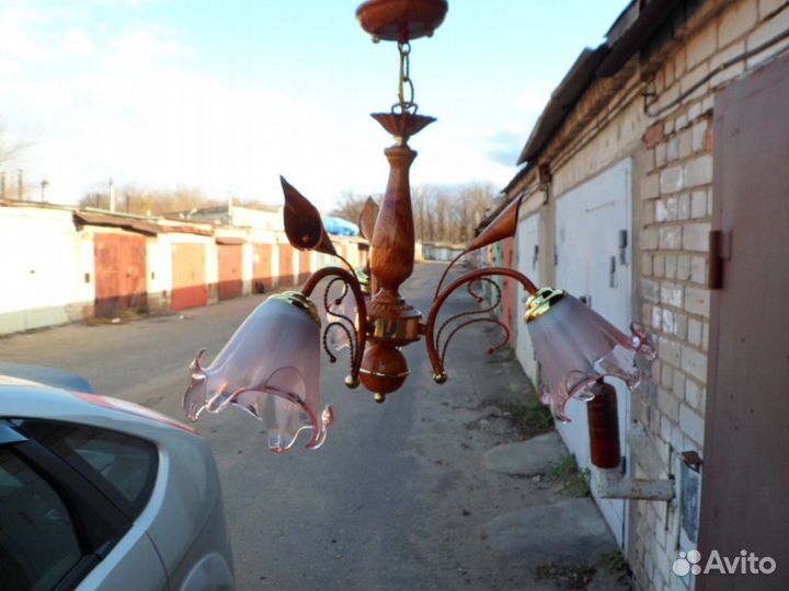 Люстра трех плафонов