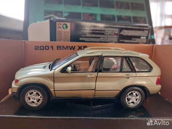Коллекционная модель автомобиля BMW X5 1:24