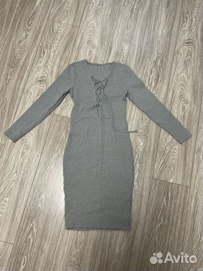 Платье в рубчик плотное 42