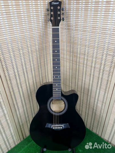 Акустическая гитара для начинающих