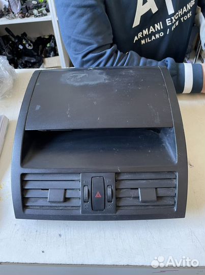 Накладка в торпедо центральная Mazda 6 (GH )