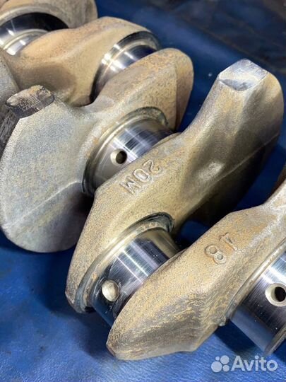 Коленчатый вал двигателя 4В11