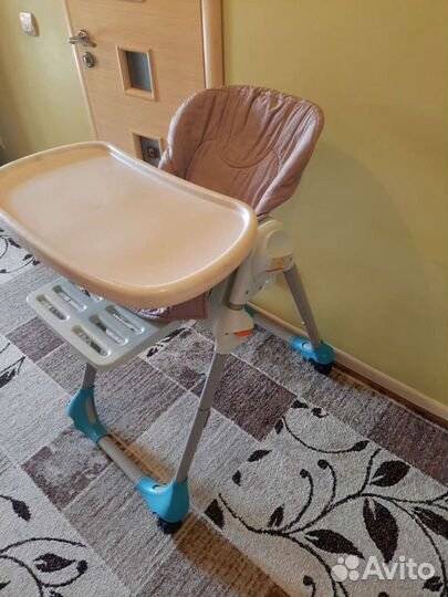 Деткое кресло,детский стол