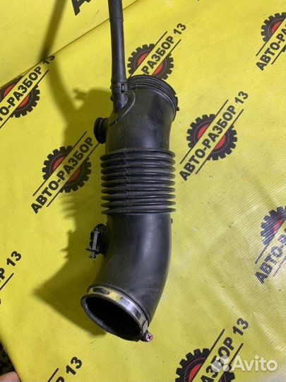 Патрубок воздушного фильтра Kia Quoris KH G6DJ