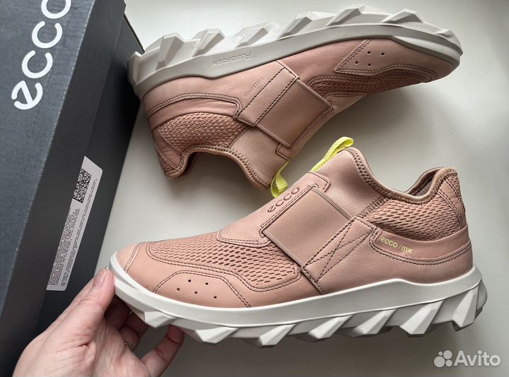 Новые кроссовки Ecco