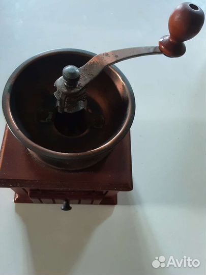 Классическая мельница для кофе ручная деревянная