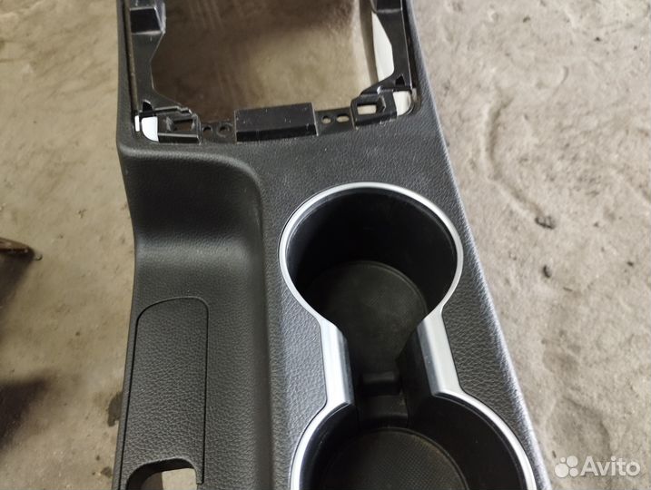 Подлокотник, центральная консоль i30