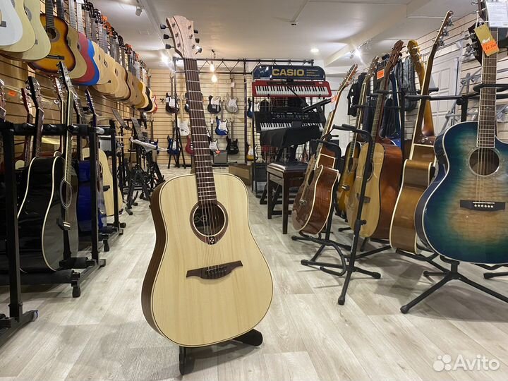 Акустическая гитара LAG T70D