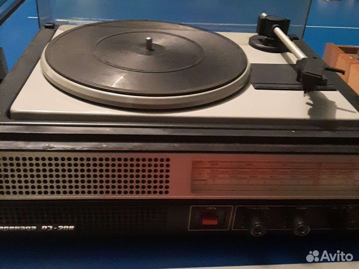 Проигрыватель винила. волна 307.Электрофон пер