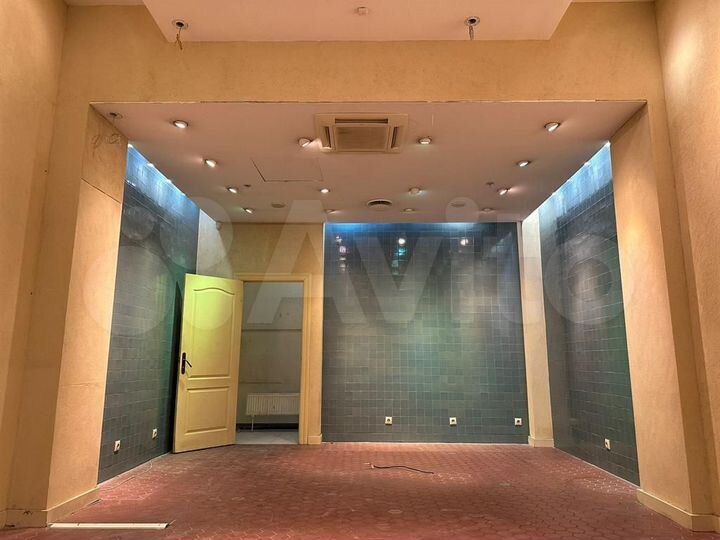 Сдам торговое помещение, 67.9 м²