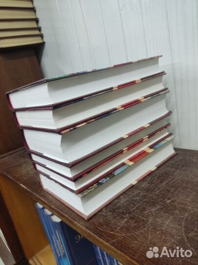 Серия Венценосцы