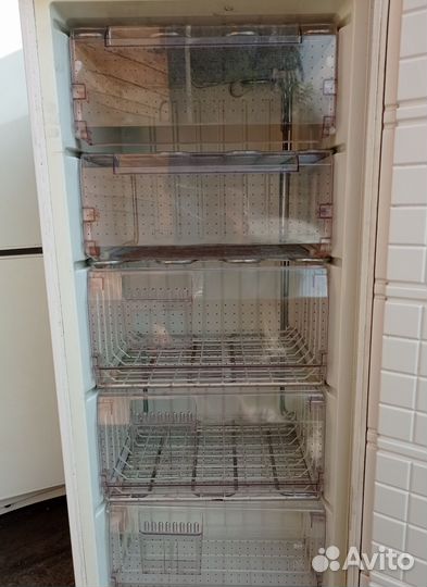 Морозилка Занусси