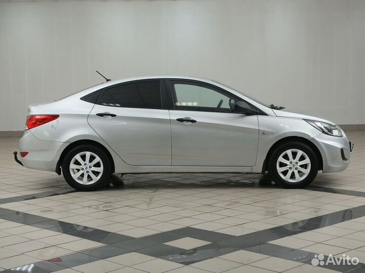 Hyundai Solaris 1.6 AT, 2013, 199 000 км