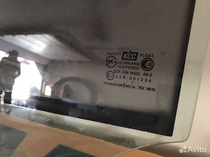Стекло заднее левое kia