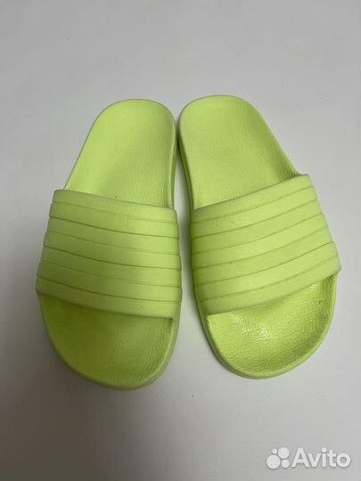 Шлепанцы adidas 35,5