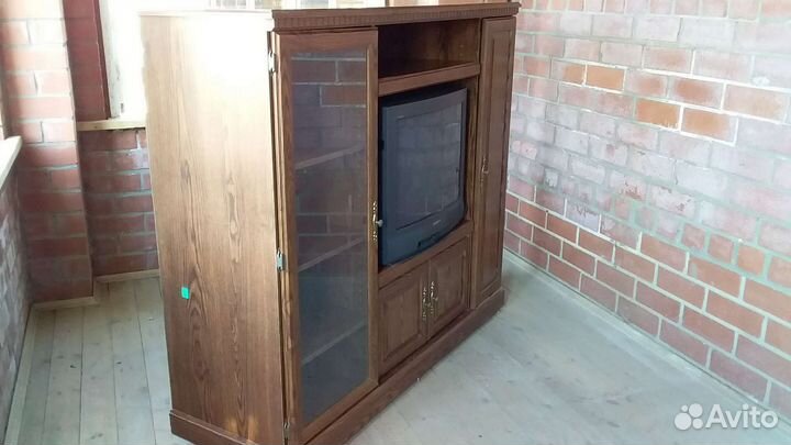 Мини-бар, шкаф, тумба под телевизор. Три в одном