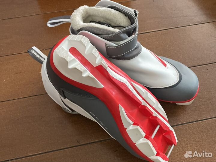 Лыжные ботинки Salomon 38р. Новые