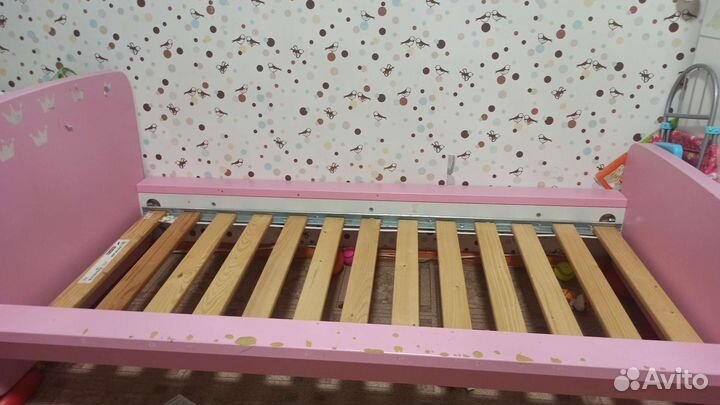 Кровать маммут IKEA розовая 160х70