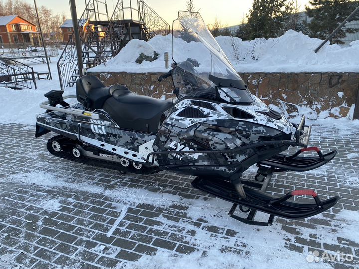 Наклейка на снегоход