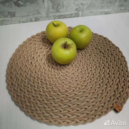 Сервировочных салфетки и подставки под кружки