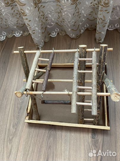 Игровая площадка для попугая